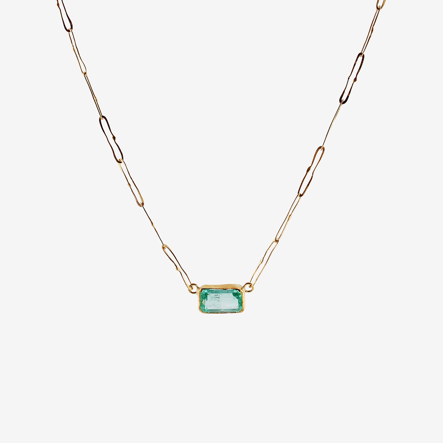 JUDY GEIB 18K & RECTANGULAR COLOMBIAN EMERALD ECHO NECKLACE, 3.33CT