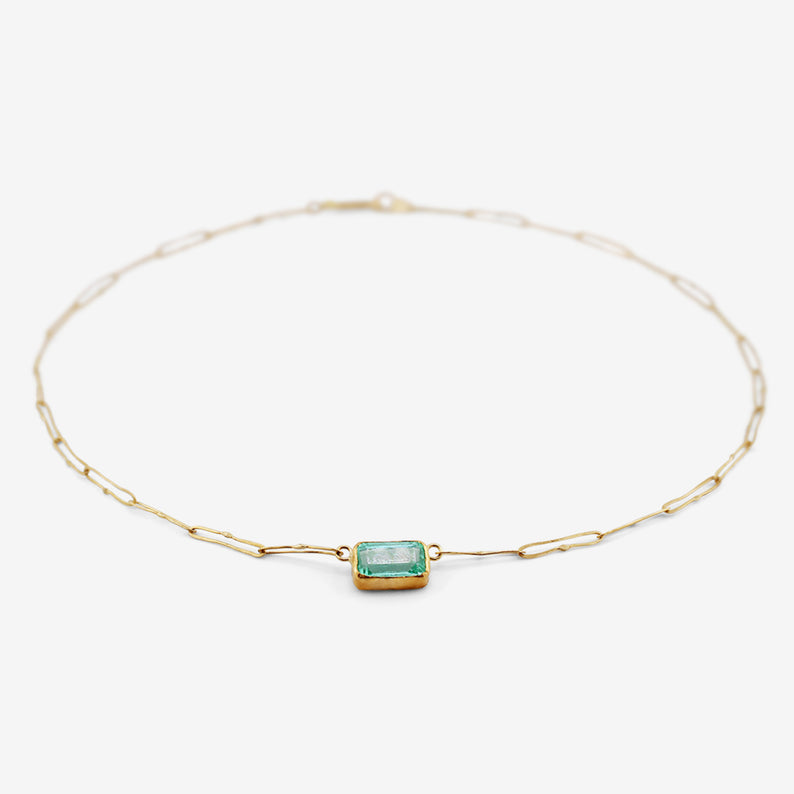 JUDY GEIB 18K & RECTANGULAR COLOMBIAN EMERALD ECHO NECKLACE, 3.33CT