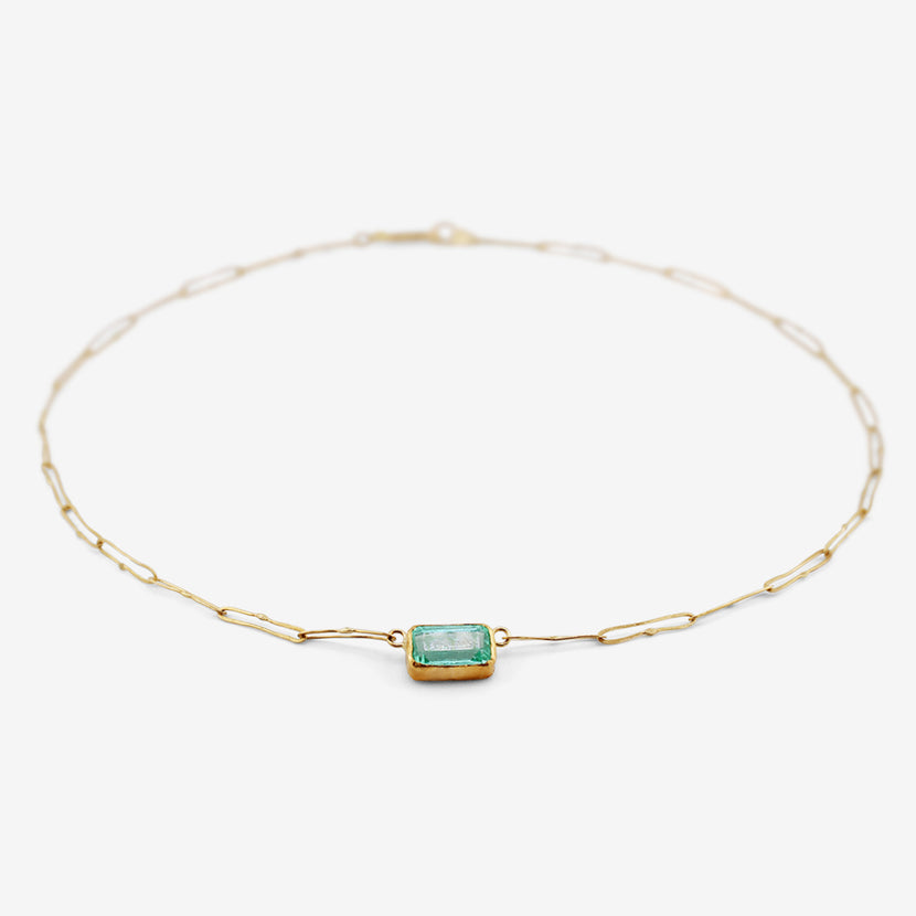 JUDY GEIB 18K & RECTANGULAR COLOMBIAN EMERALD ECHO NECKLACE, 3.33CT