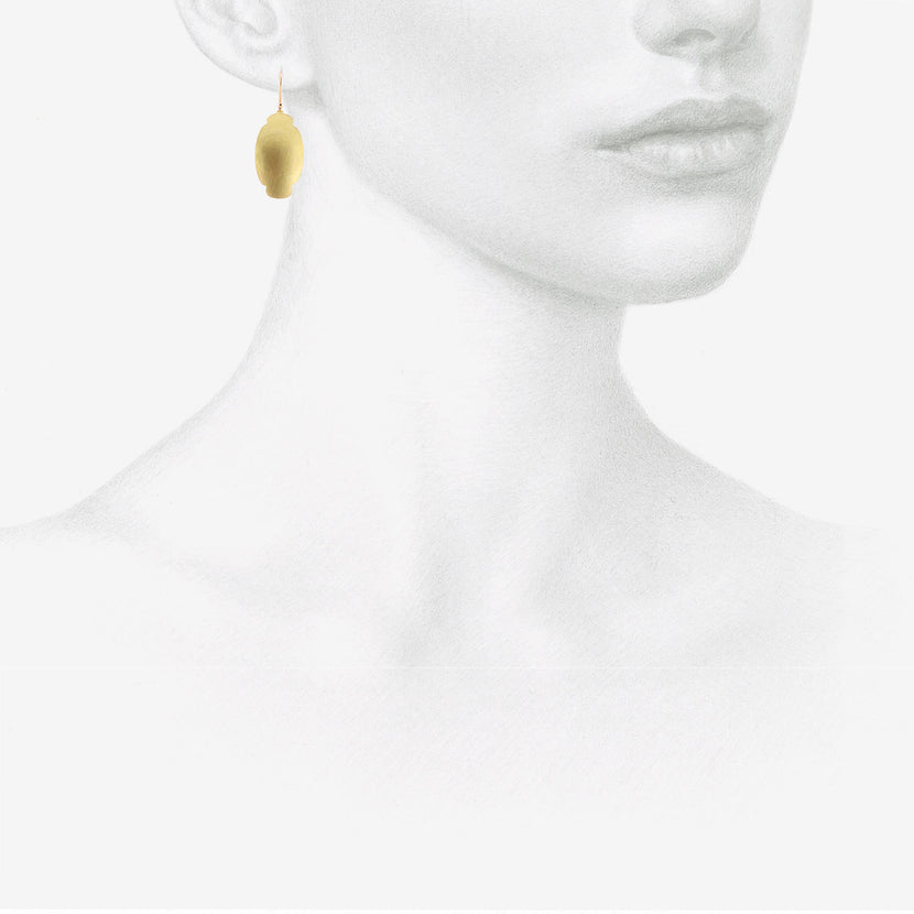 GABRIELLA KISS 18K MEDIUM ELONGATED OVAL SCALLOP EARRINGS