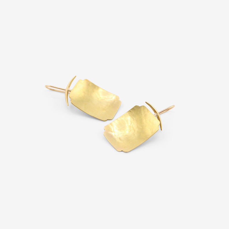 GABRIELLA KISS 18K MEDIUM RECTANGULAR SCALLOP EARRINGS