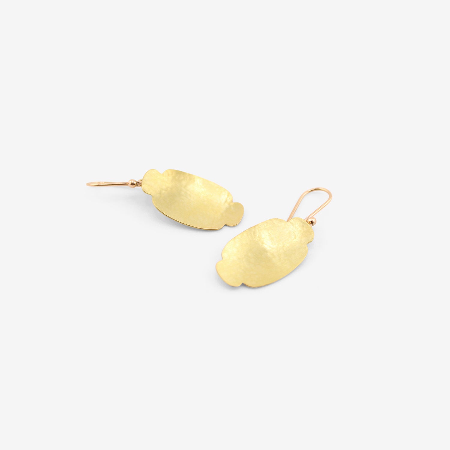 GABRIELLA KISS 18K SMALL-MEDIUM OVAL SCALLOP EARRINGS