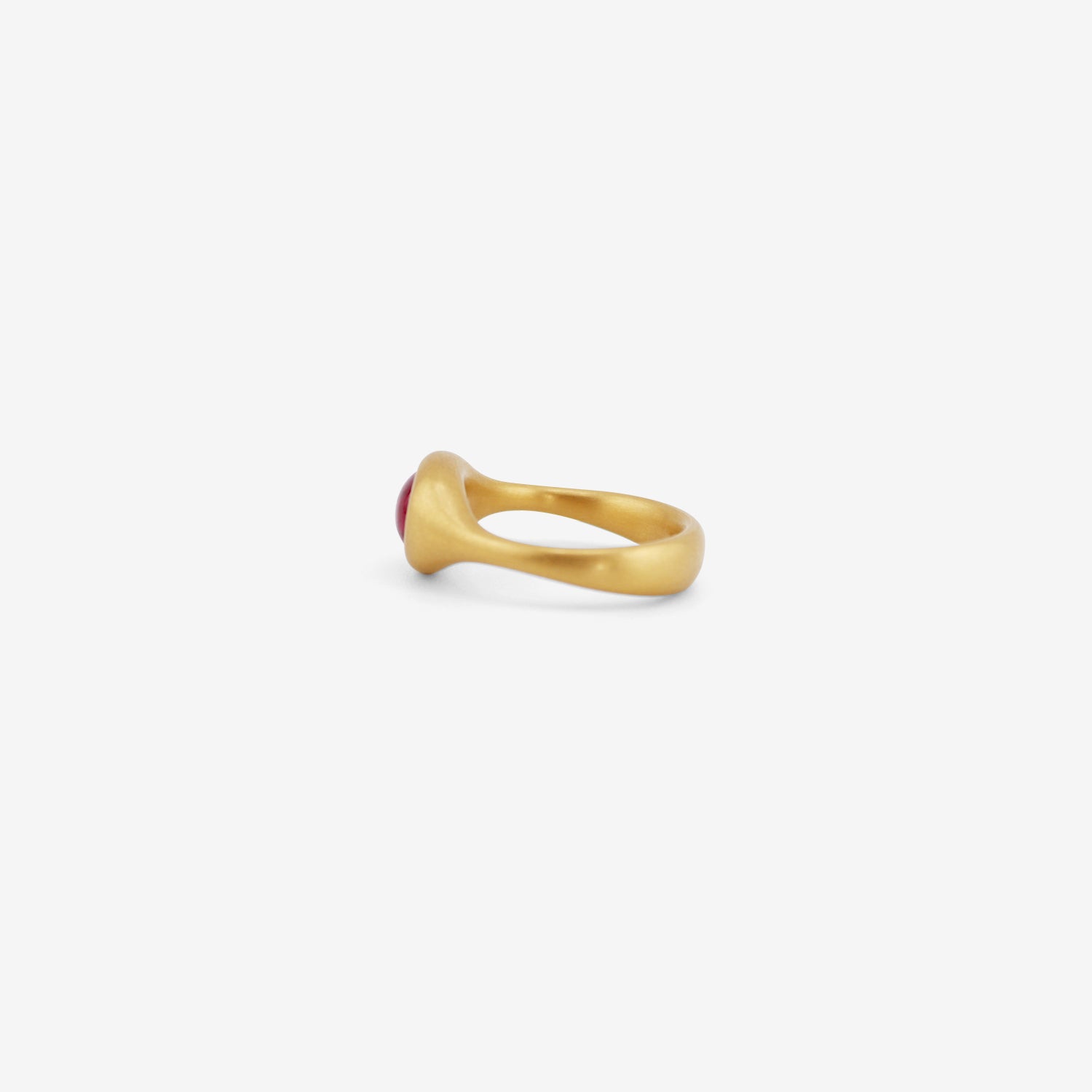 LOLA BROOKS 22K & OVAL RUBY CABOCHON CAST RING, 2.18CT