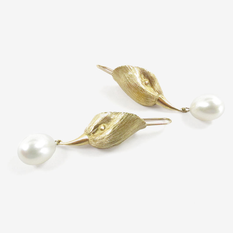 GABRIELLA KISS 18K BIRD HEAD EARRINGS WITH PEARL EGGS
