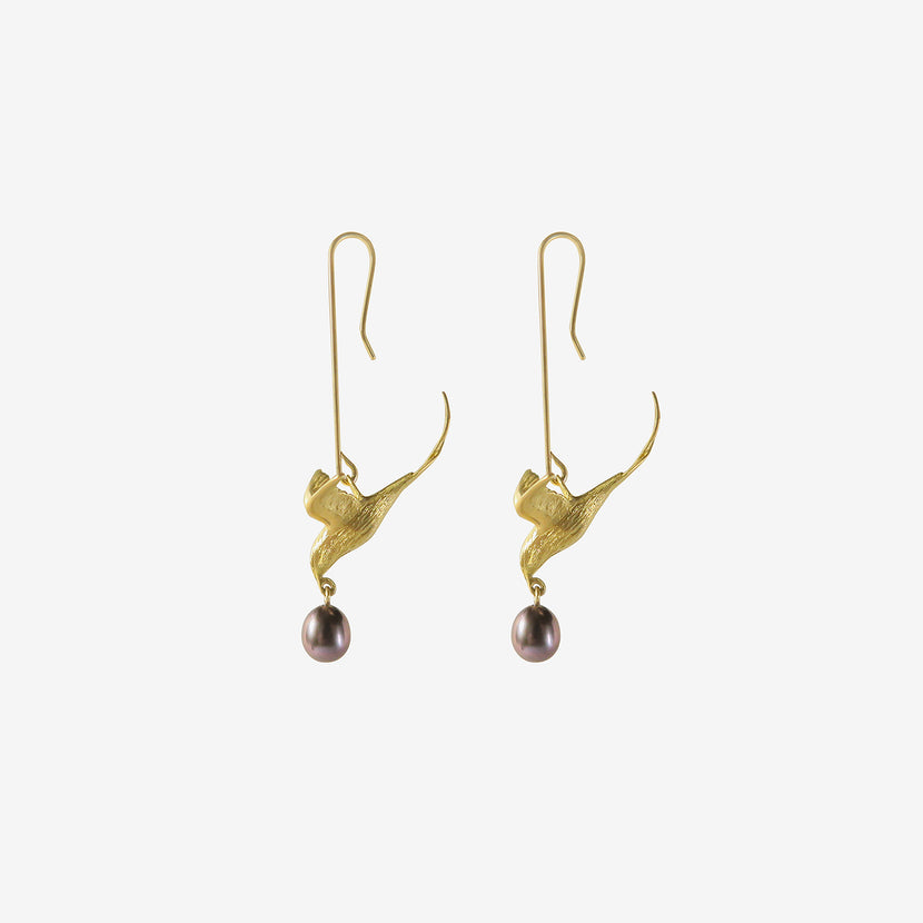GABRIELLA KISS 18K & BLACK PEARL FLYING BIRD EARRINGS
