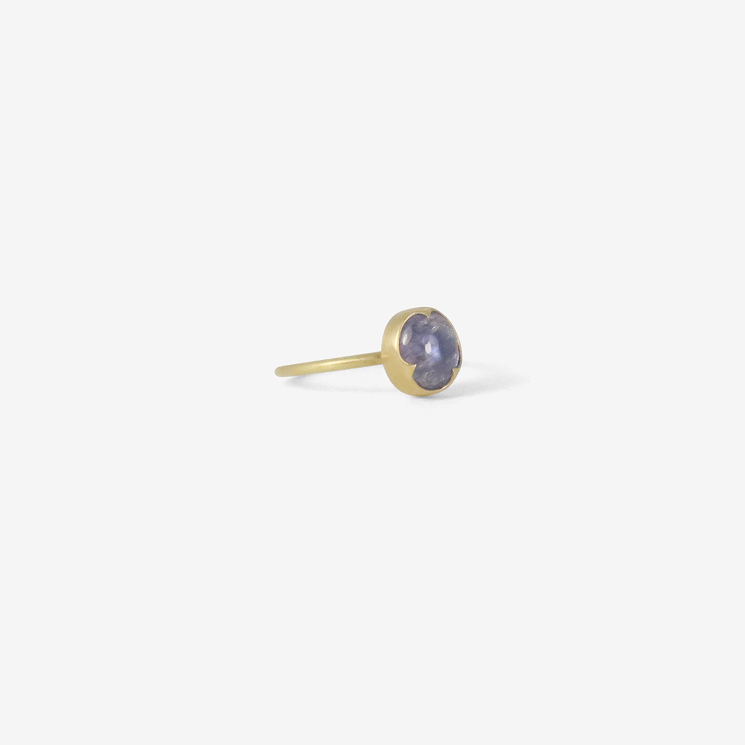 GABRIELLA KISS 18K & SMALL OVAL PERIWINKLE SAPPHIRE RING, 2.05CT