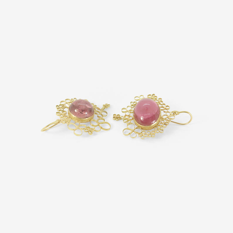 JUDY GEIB 18K & PINK TOURMALINE CABOCHON EARRINGS WITH FLOWERY FILIGREE