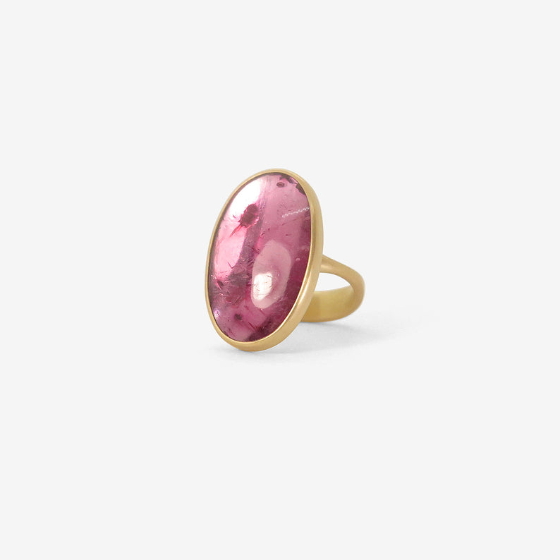 LOLA BROOKS 18K & OVAL POWDER PINK TOURMALINE LENS RING, 14.15CT