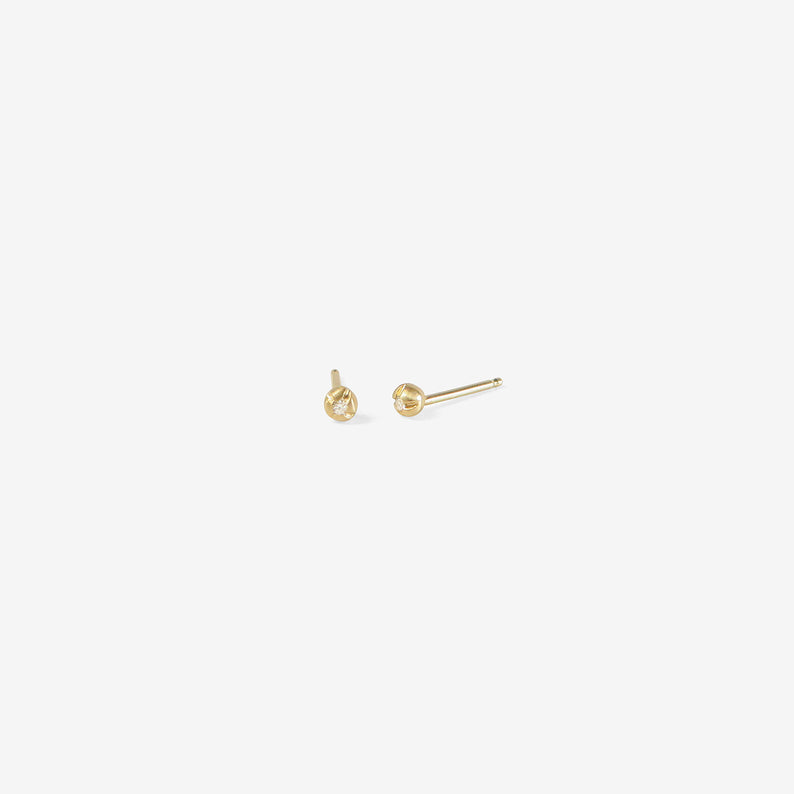 NICOLE LANDAW 14K YELLOW GOLD & DIAMOND SMALL BLOSSOM STUDS, .015CT