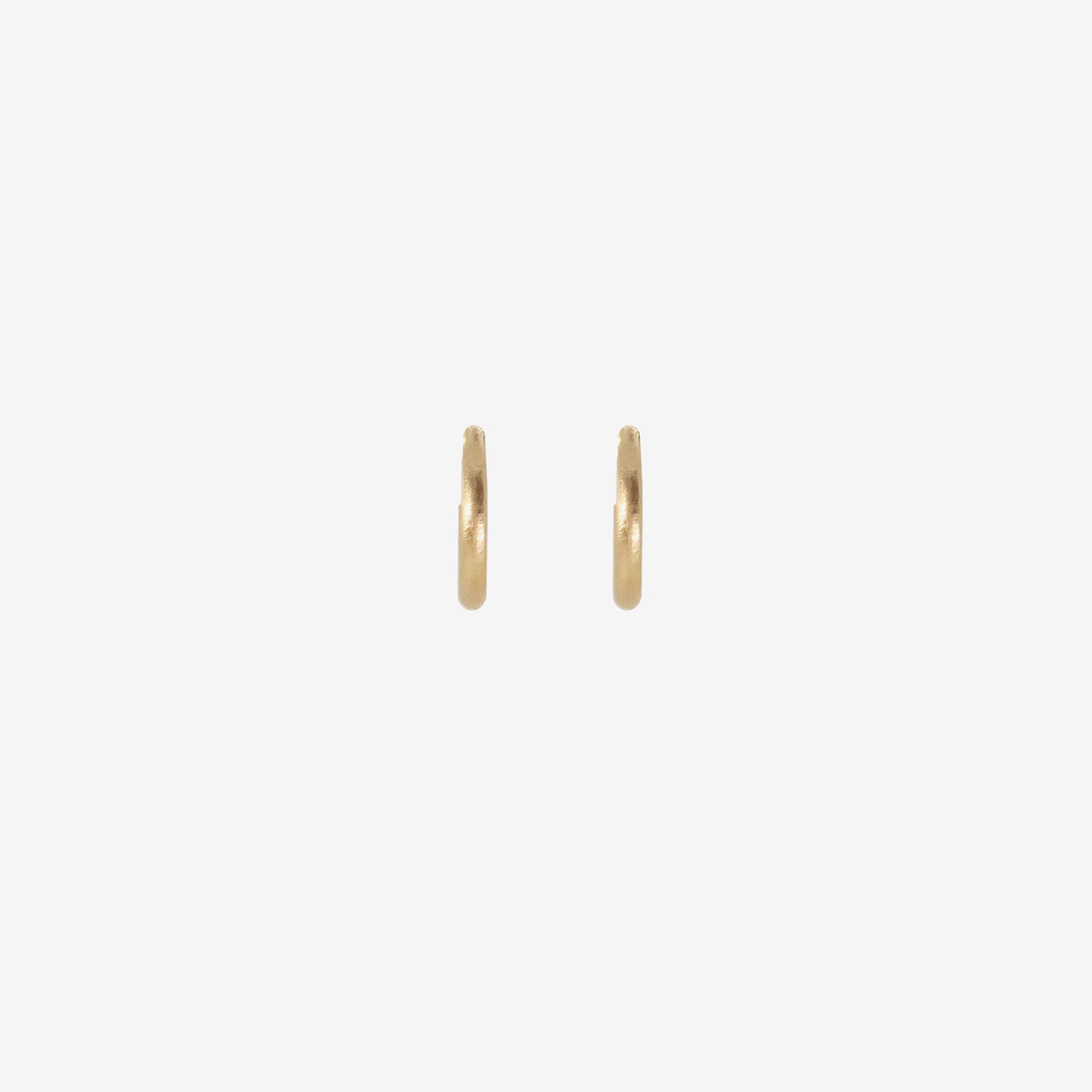 NICOLE LANDAW 14K THIN SMALL HOOPS ON POSTS