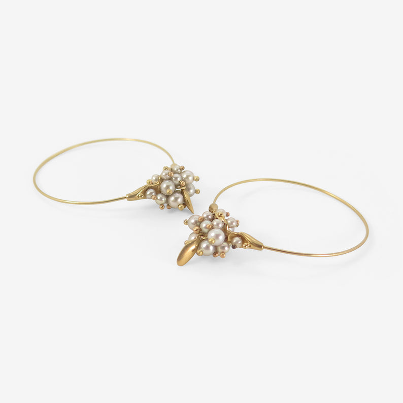 TED MUEHLING 14K GREY PEARL SMALL HOOP CLUSTERS