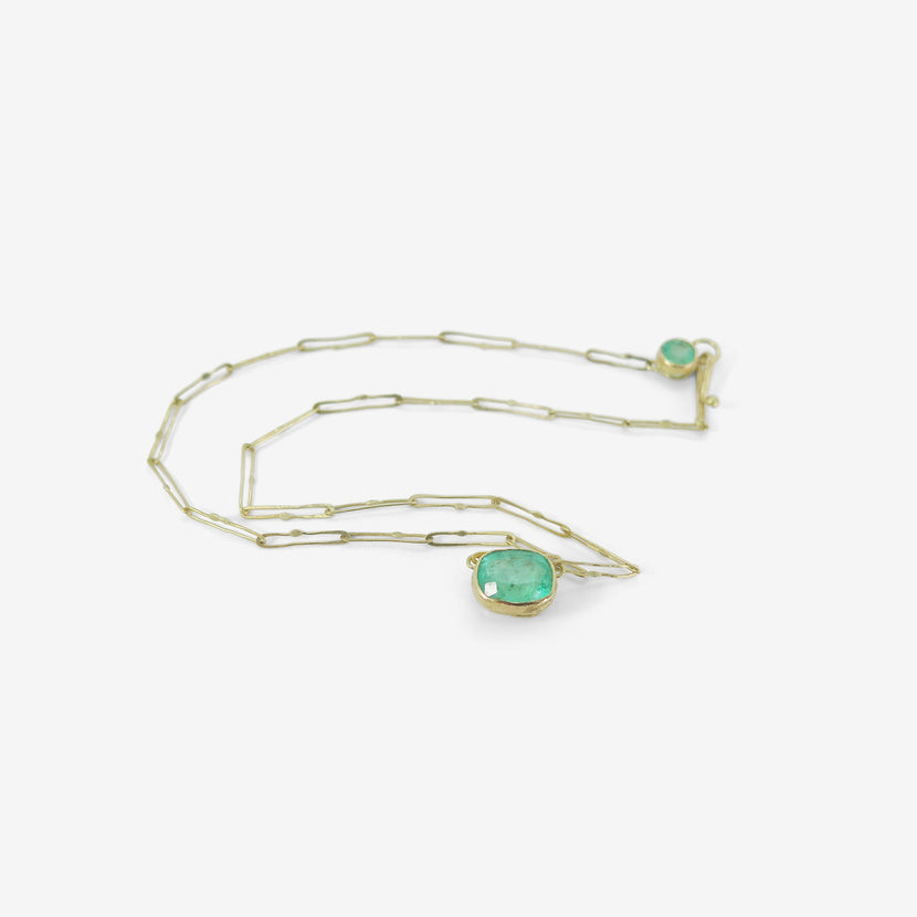 JUDY GEIB 18K & COLOMBIAN EMERALD ECHO NECKLACE WITH EMERALD CLASP, 6.25CT