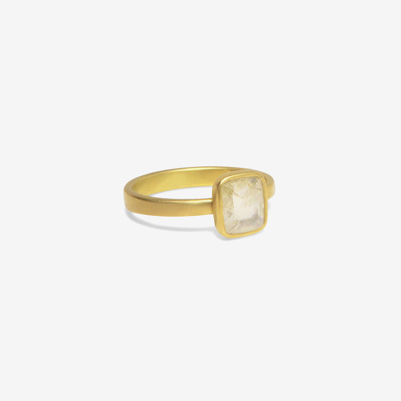 LOLA BROOKS 18K & ICY WHITE DIAMOND RING .80CT