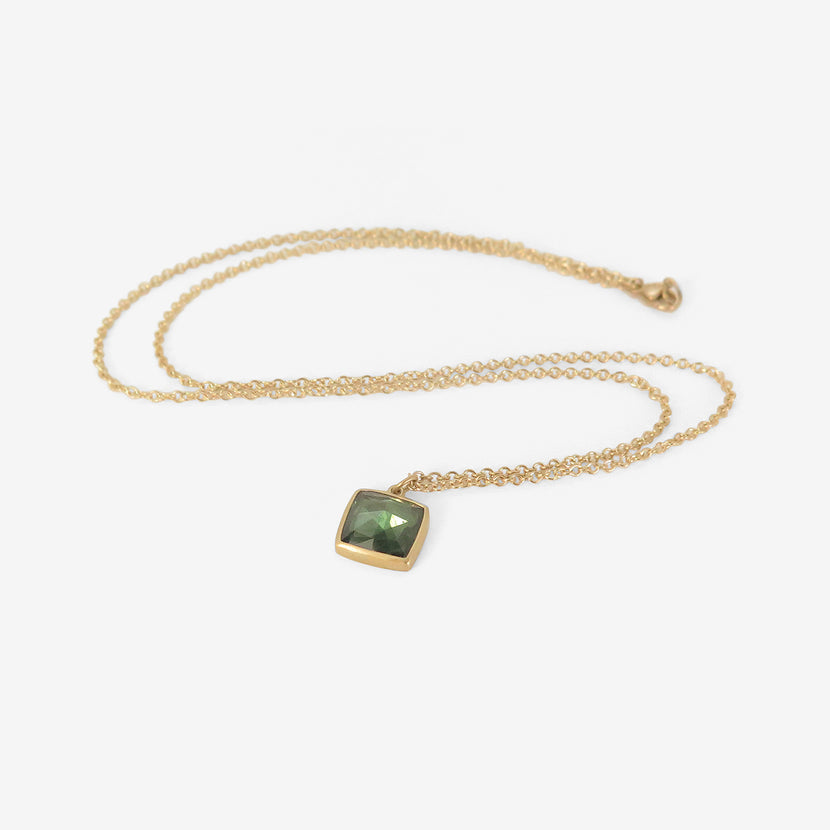 LOLA BROOKS 18K & CUSHION-SHAPED GREEN SAPPHIRE PENDANT, 3.15CT