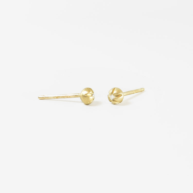 NICOLE LANDAW 14K YELLOW GOLD & DIAMOND LARGE BLOSSOM STUDS