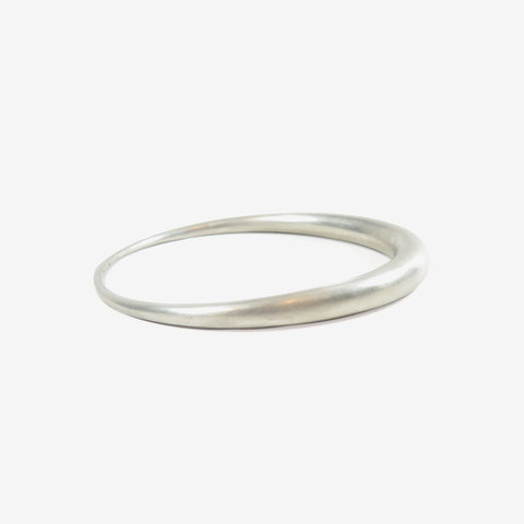 TED MUEHLING STERLING SILVER OVAL BANGLE