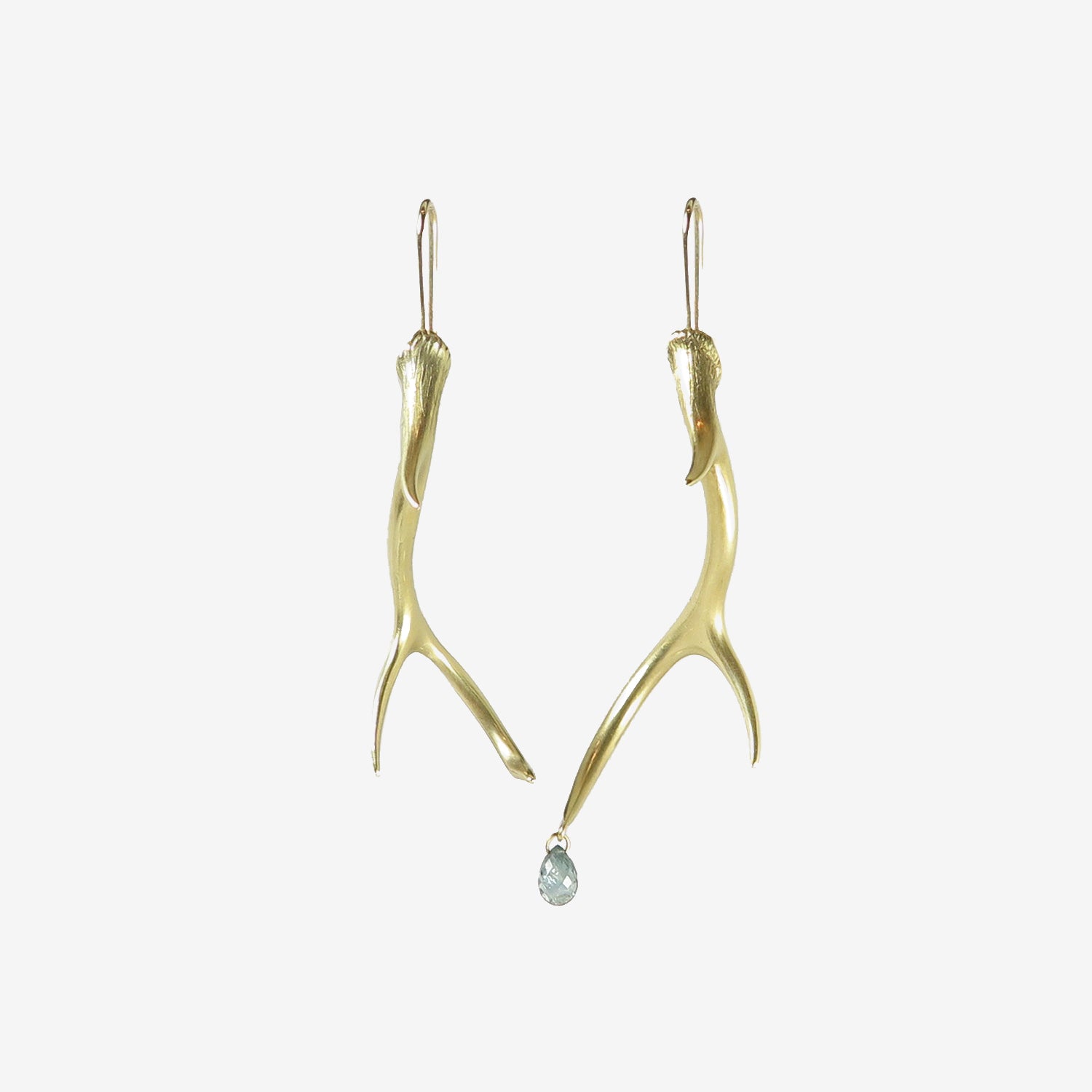 GABRIELLA KISS 18K SMALL ANTLER EARRINGS WITH SAPPHIRE BRIOLETTE