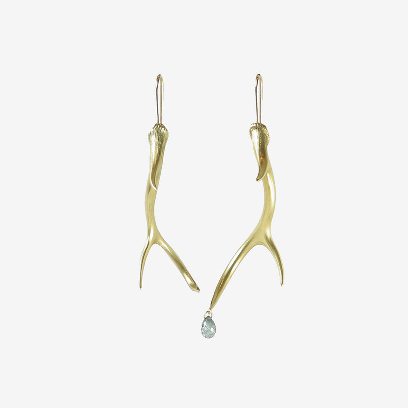 GABRIELLA KISS 18K SMALL ANTLER EARRINGS WITH SAPPHIRE BRIOLETTE