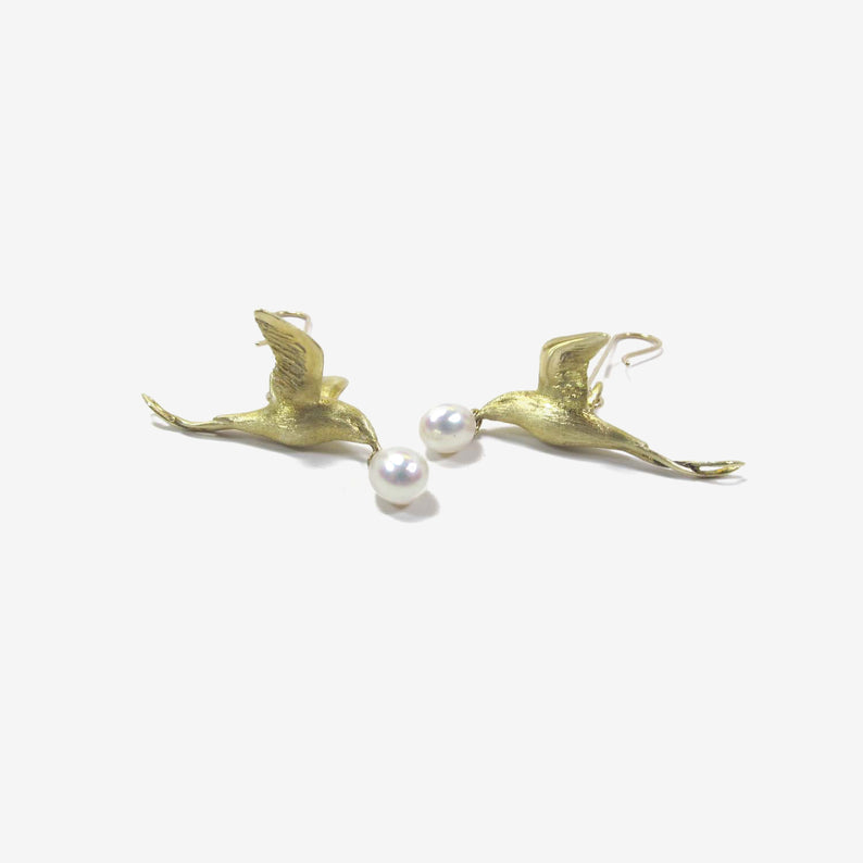 GABRIELLA KISS 18K & WHITE PEARL FLYING BIRD EARRINGS
