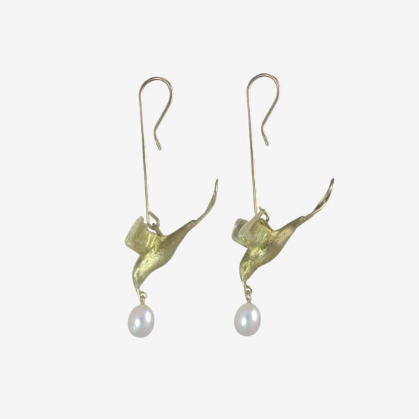 GABRIELLA KISS 18K & WHITE PEARL FLYING BIRD EARRINGS