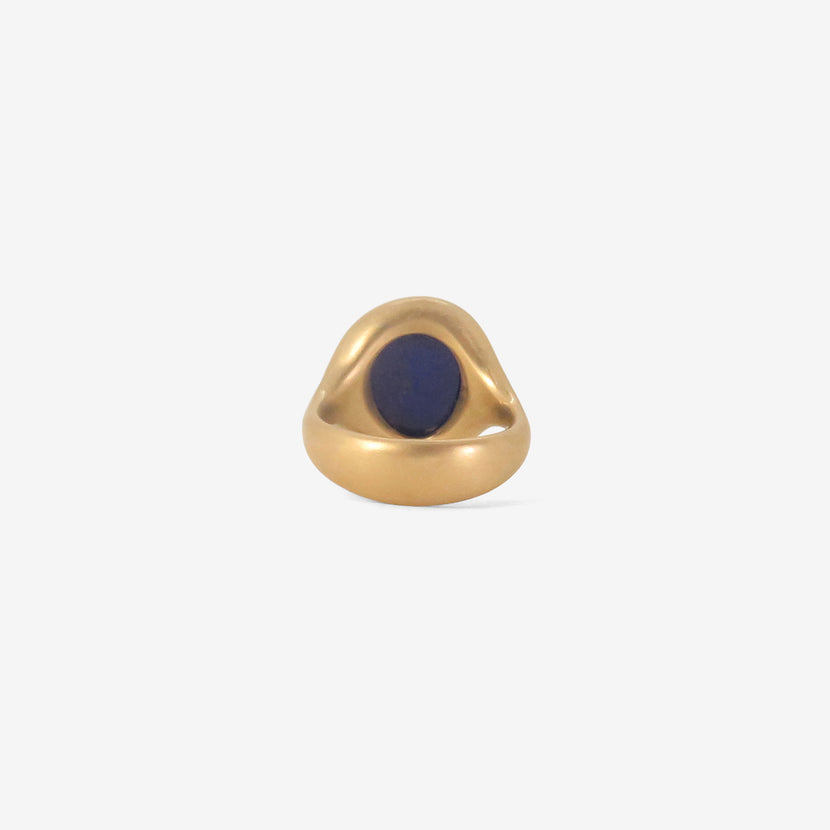 LOLA BROOKS 18K & LAPIS SIGNET RING, 5.76CT
