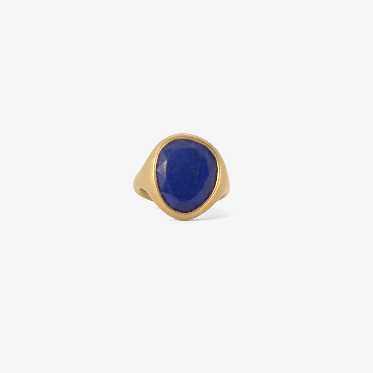 LOLA BROOKS 18K & LAPIS SIGNET RING, 5.76CT