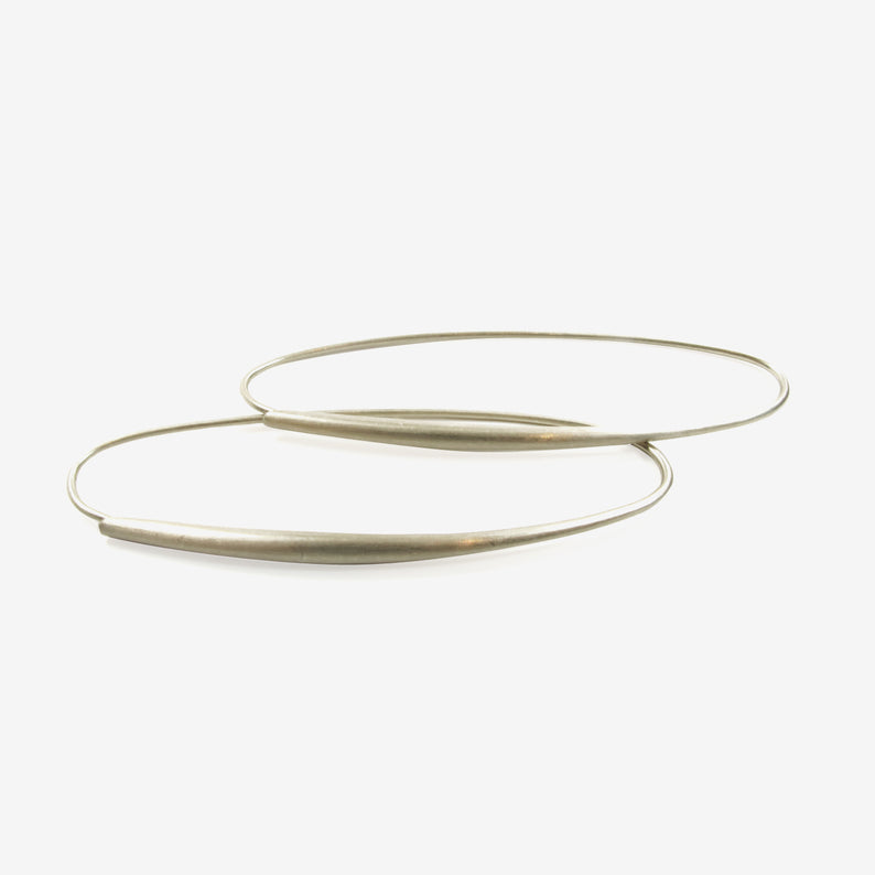TED MUEHLING 14K WHITE GOLD SMALL OVAL HOOPS