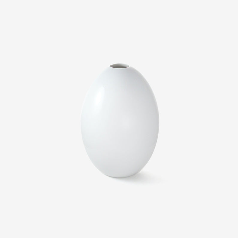 TED MUEHLING WHITE GLAZED SMALL EGG VASE